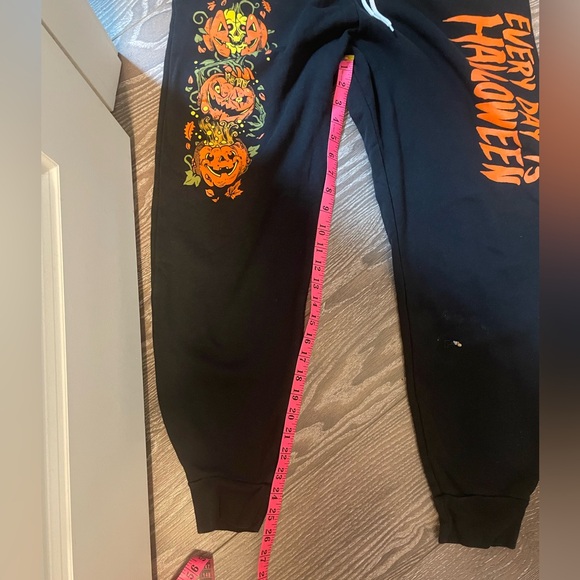 Cavity Colors “Everyday is Halloween” Black Jogger Sweatpants Pumpkins - Picture 8 of 10